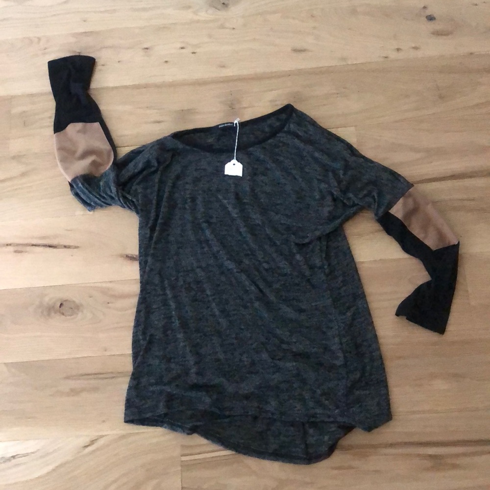 Grey long sleeve shirt